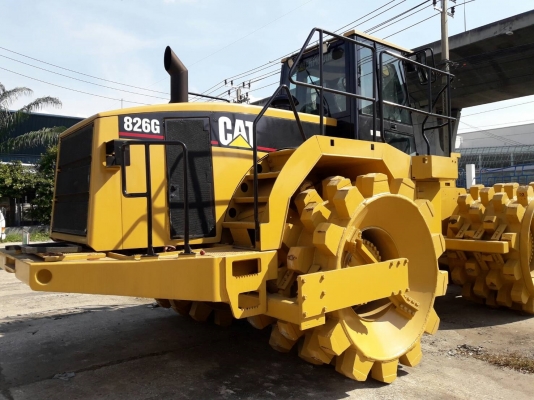 CATERPILLAR 826 G  รถดันดิน ดันขยะ