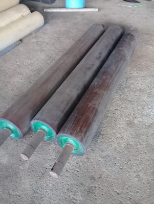 ลูกกลิ้งยางยูริเทนสีน้ำตาล