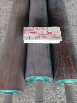 ลูกกลิ้งยางยูริเทนสีน้ำตาล