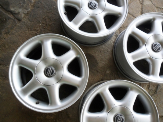 แม็กวอลโว่ ขอบ15 แท้ๆ 5รู108 สภาพดี วงละ650