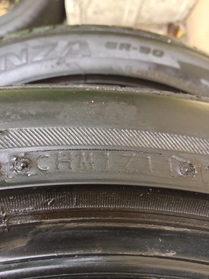 ขายยาง BRIDGESTONE GR-90 225-50-17 ปี11 (เก่าเก็บ) ดอกหนาจัด ไม่มีปะ ไม่มีตำหนิ ชุดละ 2,900 บาท ขายยาง BRIDGESTONE GR-90 225-50-17 ปี11 (เก่าเก็บ) ดอกหนาจัด ไม่มีปะ ไม่มีตำหนิ ชุดละ 2,900 บาท