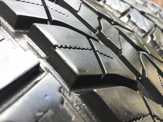 ยาง All Yokohama 265 70 16 ปลายปี15 มี3เส้น ดอกเต็ม ใช้ยาว