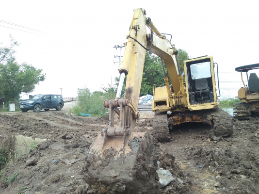 ต้องการขายKOMATSU PC100-3 ขายตามสภาพ พร้อมงาน ทำงานทุกวันปกติ ความร้อนดี ตัวเดินดี โซ่ใบใช้ได้ ราคาต่อรองคุยกันได้