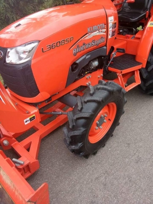 รถไถคูโบต้าL3608SP รถเกรดเอ!! #สวยมากๆเหมือนได้รถใหม่ ใช้งานแค่141 ชม (พีทีโอไม่เคยใช้งานเลย) สีเดิมๆ100 \% #มาพร้อมดันหน้า+ผานพรวน
