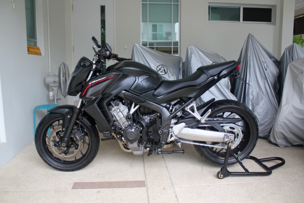 CB650f ปี14 รถสวยพร้อมของแต่งเพียบ ดาวน์เริ่มต้นเพียง29000