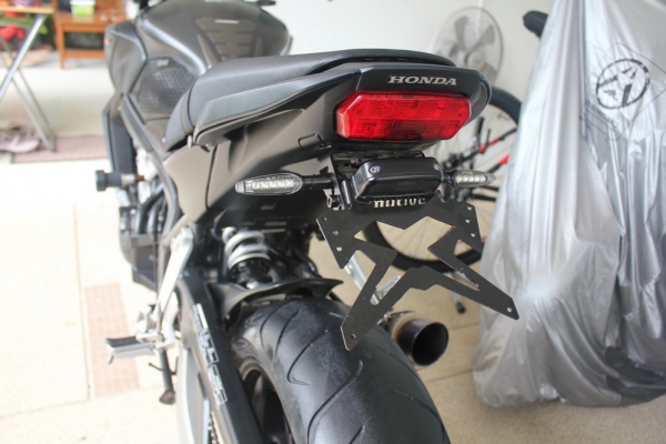 CB650f ปี14 รถสวยพร้อมของแต่งเพียบ ดาวน์เริ่มต้นเพียง29000