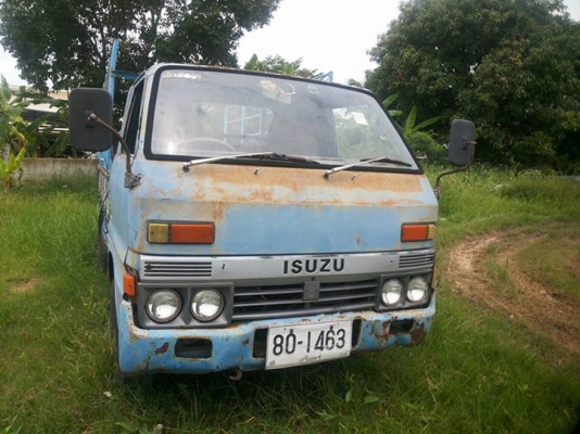 ขายตามสภาพ รถอิซูซุ 4 ล้อกลาง เครื่อง 74 แรง ทะเบียนขาด2 ปี  ชุดโอนพร้อม
