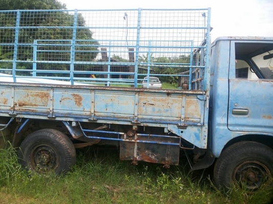 ขายตามสภาพ รถอิซูซุ 4 ล้อกลาง เครื่อง 74 แรง ทะเบียนขาด2 ปี  ชุดโอนพร้อม