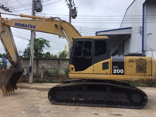 รถขุด KOMATSU PC200-7