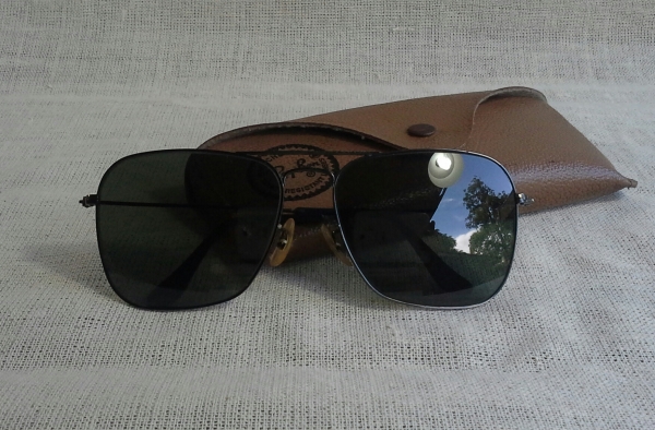แว่นตาอเมริกันวินเทจ &#039;ราชสีห์ดำ&#039; กองเกวียนคาราวานยุค &#039;70s Vintage B&amp;L RAY-BAN CAR