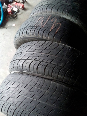 215/65R15 BRIDGESTONE R627 ปี14 ชุด 4 เส้น tel. 081-427-3941 215/65R15 BRIDGESTONE R627 ปี14 ชุด 4 เส้น tel. 081-427-3941