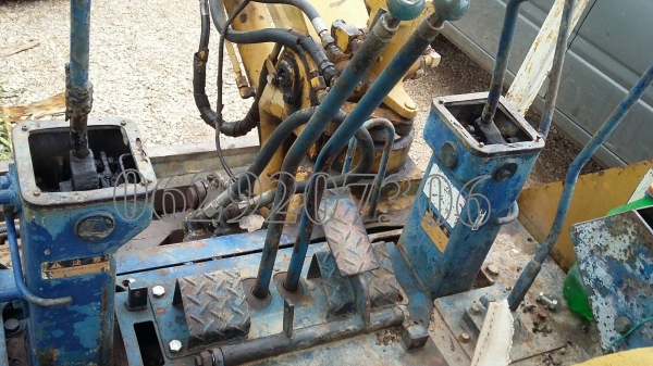 แบ็คโฮ Komatsu pc20-5 แบ็คโฮ Komatsu pc20-5