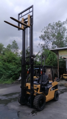 CATขนาด3ตันรุ่นใหม่ล่าสุด เสาสูง4เมตร เกียร์ออร์โต้ เครื่องยนต์ดีเซลS4S รับประกันเครื่องเกียร์3เดือน