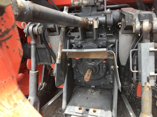 ขายรถไถคูโบต้า M8540(4WD)2เพลา สภาพสวยๆเดิมๆทุกจุดค่ะ ใช้งานแค่ในสวน  ทำงานใช้งาน 1,500 ชั่วโมงจดทะเบียนปี 54    ขายราคา 798,000 บาท อุปกรณ์ใบดันหน้า และ ผาน7 สนใจโทร 081-9136451 , 087-8390653 ขอดูรูปเพิ่มเติมได้ทาง line:bow6451 ค่ะ  ราคาพร้อมจัดส่งฟรีค่ะ