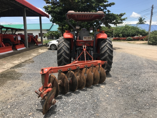 ขายรถไถคูโบต้า M8540(4WD)2เพลา สภาพสวยๆเดิมๆทุกจุดค่ะ ใช้งานแค่ในสวน  ทำงานใช้งาน 1,500 ชั่วโมงจดทะเบียนปี 54    ขายราคา 798,000 บาท อุปกรณ์ใบดันหน้า และ ผาน7 สนใจโทร 081-9136451 , 087-8390653 ขอดูรูปเพิ่มเติมได้ทาง line:bow6451 ค่ะ  ราคาพร้อมจัดส่งฟรีค่ะ