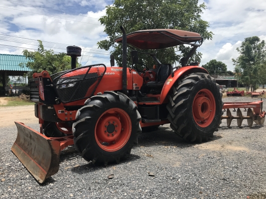 ขายรถไถคูโบต้า M8540(4WD)2เพลา สภาพสวยๆเดิมๆทุกจุดค่ะ ใช้งานแค่ในสวน  ทำงานใช้งาน 1,500 ชั่วโมงจดทะเบียนปี 54    ขายราคา 798,000 บาท อุปกรณ์ใบดันหน้า และ ผาน7 สนใจโทร 081-9136451 , 087-8390653 ขอดูรูปเพิ่มเติมได้ทาง line:bow6451 ค่ะ  ราคาพร้อมจัดส่งฟรีค่ะ