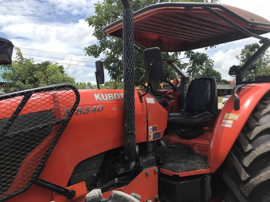 ขายรถไถคูโบต้า M8540(4WD)2เพลา สภาพสวยๆเดิมๆทุกจุดค่ะ ใช้งานแค่ในสวน  ทำงานใช้งาน 1,500 ชั่วโมงจดทะเบียนปี 54    ขายราคา 798,000 บาท อุปกรณ์ใบดันหน้า และ ผาน7 สนใจโทร 081-9136451 , 087-8390653 ขอดูรูปเพิ่มเติมได้ทาง line:bow6451 ค่ะ  ราคาพร้อมจัดส่งฟรีค่ะ