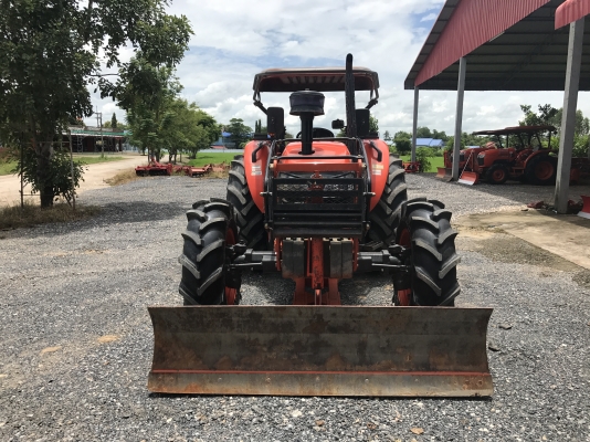 ขายรถไถคูโบต้า M8540(4WD)2เพลา สภาพสวยๆเดิมๆทุกจุดค่ะ ใช้งานแค่ในสวน  ทำงานใช้งาน 1,500 ชั่วโมงจดทะเบียนปี 54    ขายราคา 798,000 บาท อุปกรณ์ใบดันหน้า และ ผาน7 สนใจโทร 081-9136451 , 087-8390653 ขอดูรูปเพิ่มเติมได้ทาง line:bow6451 ค่ะ  ราคาพร้อมจัดส่งฟรีค่ะ