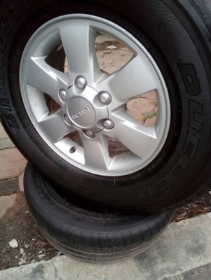 แม็กอีซูซุขอบ16 รุ่น1.9 บลูพาว์เวอร์  พร้อมยาง BRIDGESTONE  245/70R16  โทร.081-427-3941