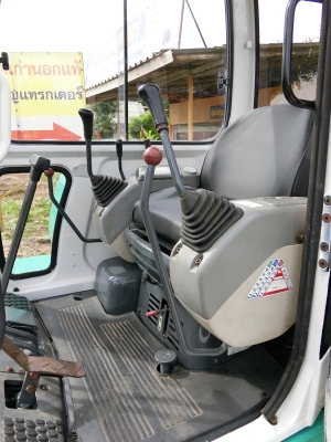 KOMATSU 40-7E ขนาดPC-40 รถเก่านอกมีเอกสารอินวอย<มีVDOให้ชม>☎️ติดต่อ 085-5632278 <ราคาต่อรองได้>