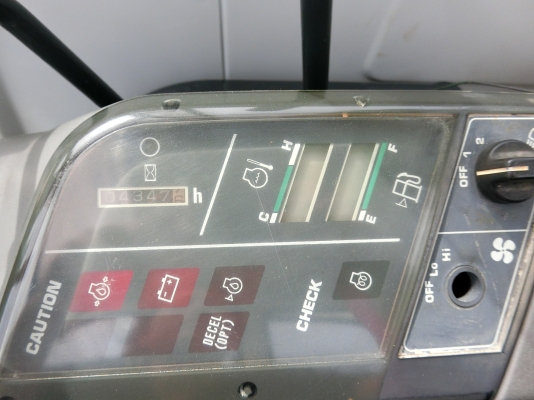 KOMATSU 40-7E ขนาดPC-40 รถเก่านอกมีเอกสารอินวอย<มีVDOให้ชม>☎️ติดต่อ 085-5632278 <ราคาต่อรองได้>