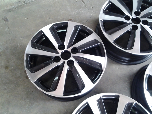 ล้อ vios yaris ขอบ15 สีดำหน้าเงา