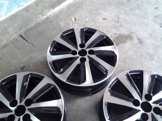 ล้อ vios yaris ขอบ15 สีดำหน้าเงา