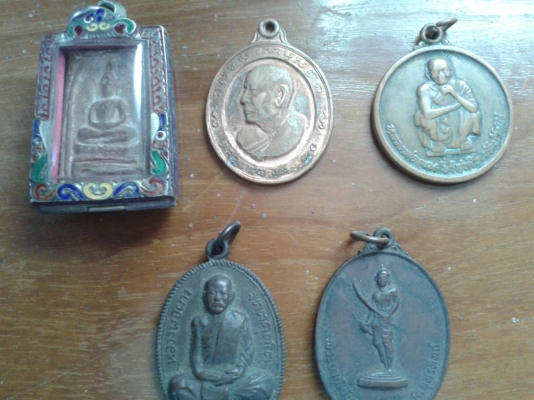 พระเครื่องสวยราคาเหมาๆ