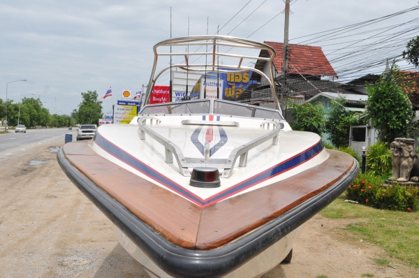 ขายเรือยอร์ช ...... Fountain เป็นเรือความเร็วสูง  ........... 33 ฟุต ( เรือนอก )