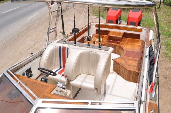 ขายเรือยอร์ช ...... Fountain เป็นเรือความเร็วสูง  ........... 33 ฟุต ( เรือนอก )