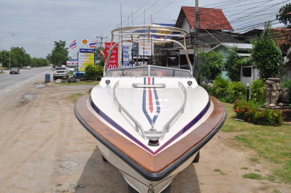 ขายเรือยอร์ช ...... Fountain เป็นเรือความเร็วสูง  ........... 33 ฟุต ( เรือนอก )