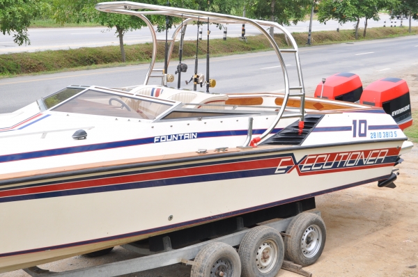 ขายเรือยอร์ช ...... Fountain เป็นเรือความเร็วสูง  ........... 33 ฟุต ( เรือนอก )