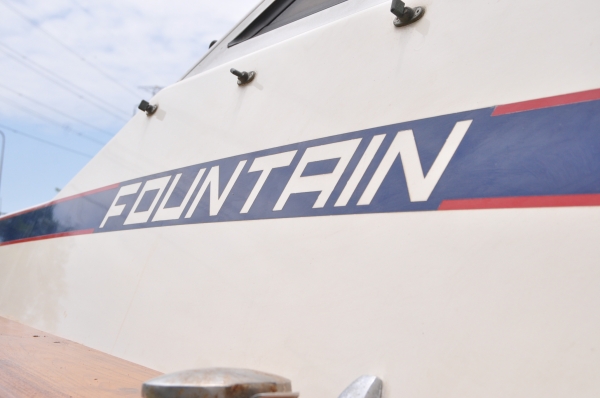ขายเรือยอร์ช ...... Fountain เป็นเรือความเร็วสูง  ........... 33 ฟุต ( เรือนอก )