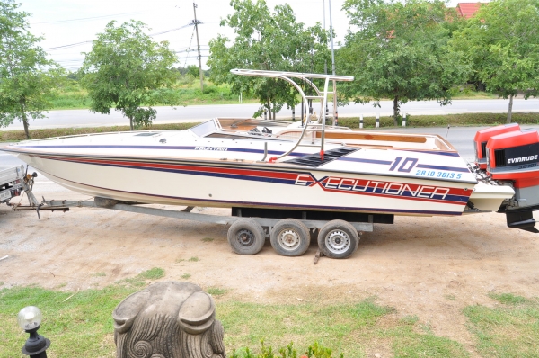 ขายเรือยอร์ช ...... Fountain เป็นเรือความเร็วสูง  ........... 33 ฟุต ( เรือนอก )