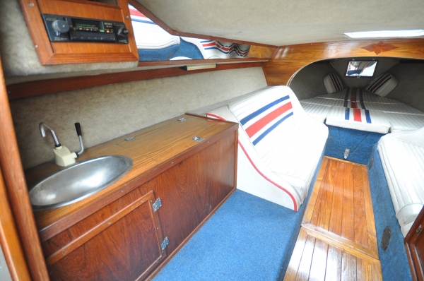 ขายเรือยอร์ช ...... Fountain เป็นเรือความเร็วสูง  ........... 33 ฟุต ( เรือนอก )