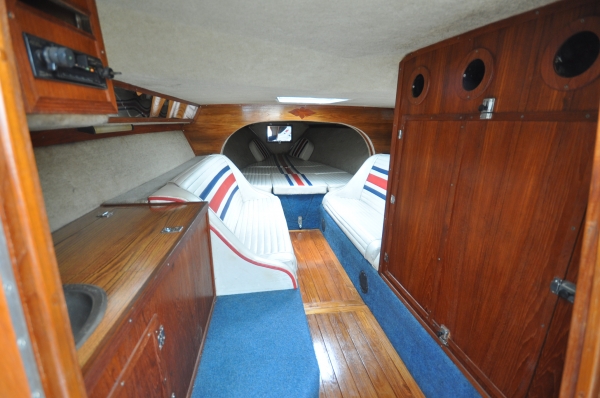 ขายเรือยอร์ช ...... Fountain เป็นเรือความเร็วสูง  ........... 33 ฟุต ( เรือนอก )