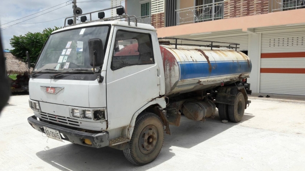 ขายหกล้อHINOFB113รถถังน้ำ 117แรงFหน้าหลัง6น็อตตามสภาพราคาสุดคุ้มถูกสุดๆโทไอดี0843923995