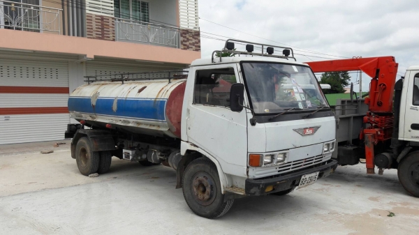 ขายหกล้อHINOFB113รถถังน้ำ 117แรงFหน้าหลัง6น็อตตามสภาพราคาสุดคุ้มถูกสุดๆโทไอดี0843923995