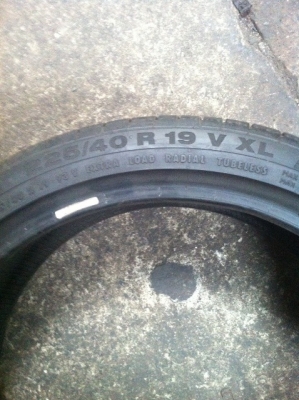 ขายยาง CONTINENTAL 225-40-19 ดอกงามๆ (1คู่)