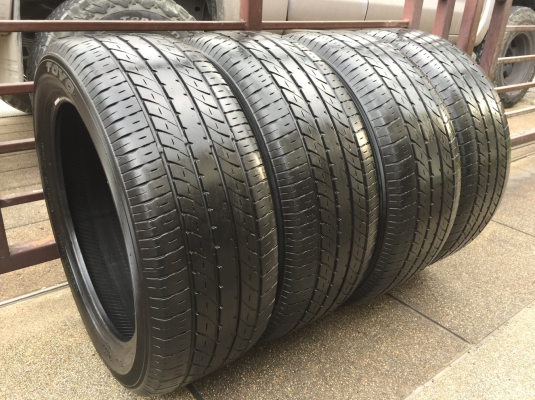 ยาง Toyo 235 50 18 สิ้นปี15 ดอกเต็ม ใช้ยาว ราคาไม่แพง