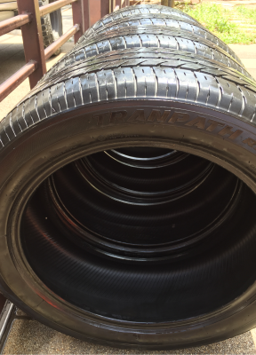 ยาง Toyo 235 50 18 สิ้นปี15 ดอกเต็ม ใช้ยาว ราคาไม่แพง