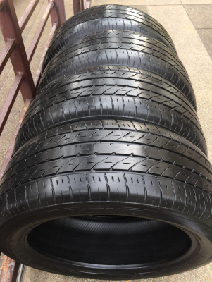 ยาง Toyo 235 50 18 สิ้นปี15 ดอกเต็ม ใช้ยาว ราคาไม่แพง