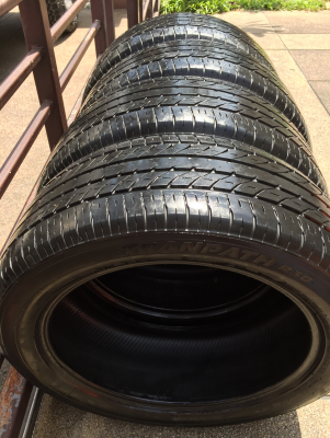 ยาง Toyo 235 50 18 สิ้นปี15 ดอกเต็ม ใช้ยาว ราคาไม่แพง