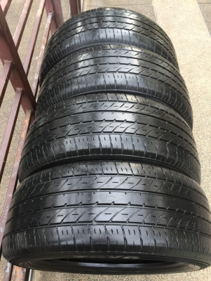 ยาง Toyo 235 50 18 สิ้นปี15 ดอกเต็ม ใช้ยาว ราคาไม่แพง