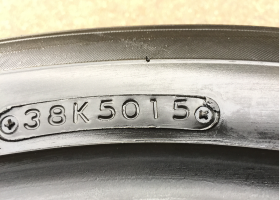 ยาง Toyo 235 50 18 สิ้นปี15 ดอกเต็ม ใช้ยาว ราคาไม่แพง