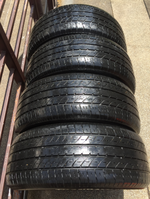 ยาง Toyo 235 50 18 สิ้นปี15 ดอกเต็ม ใช้ยาว ราคาไม่แพง