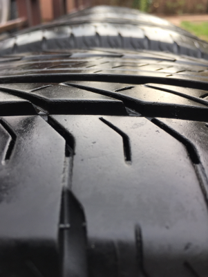 ยาง Bridgestone 245 65 17 ปี16 ดอกเต็ม ไม่มีปะ ใช้ยาว ราคาไม่แพง