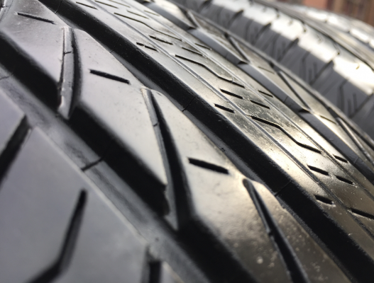 ยาง Bridgestone 245 65 17 ปี16 ดอกเต็ม ไม่มีปะ ใช้ยาว ราคาไม่แพง