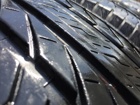 ยาง Bridgestone 245 65 17 ปี16 ดอกเต็ม ไม่มีปะ ใช้ยาว ราคาไม่แพง