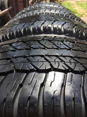 ยาง Dunlop 265 65 17 กลางปี16 ดอกเต็ม ไม่มีปะ ใช้ยาว ราคาไม่แพง